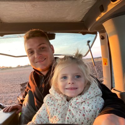 Jeune Agriculteur producteur de semences et céréales en Anjou #Agriculture #Semences #Agripapa