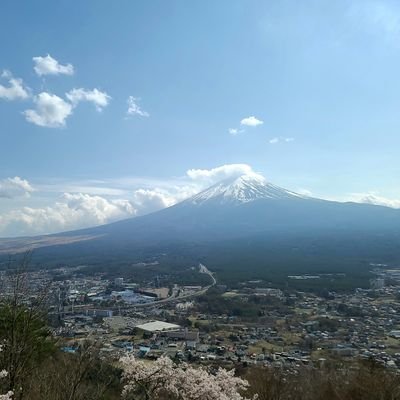 ゲームが軸で人生の選択肢変えてます。 valo.civ6. 妻と行くバンコクの美味しいご飯が知りたいです🇹🇭ナシゴレン好き🇮🇩様々な世界の商売を見て回りたい。社会勉強中。まだギリ20代。