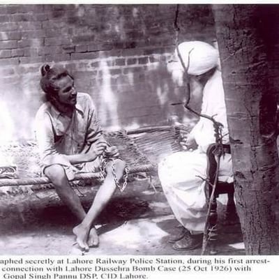 जातीने नाही तर विचाराने मराठा व्हायचंय..
#वाचत_राहायचं📚
#शिवाजीलोक🇮🇳.