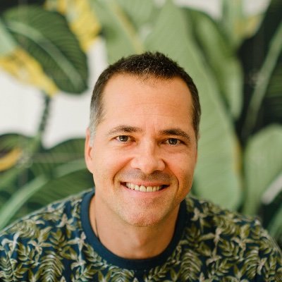 Chief box packer at @WeLoveLocalNZ. I once knew a thing or two about domain names (OG @iwantmyname). Who am I to disagree? 🇳🇿🇩🇪