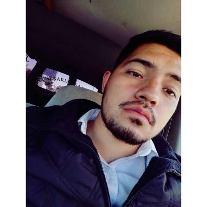 DanielGlez0701's profile picture. Estamos todos perdidos así quien podrá encontrarnos