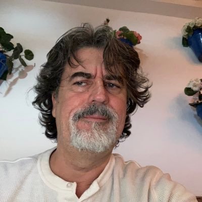 Gen X en todas mis canas. Algo Friki y definitivamente Geek. https://t.co/nb5VnaYYac