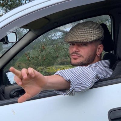 mika_miquelino's profile picture. • 22 anos • S.Teotónio • Alentejo • 1906 •