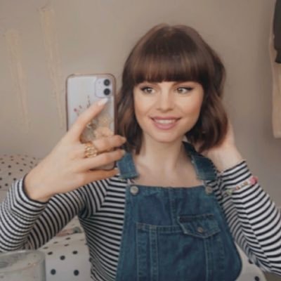 adel_botfield's profile picture. 