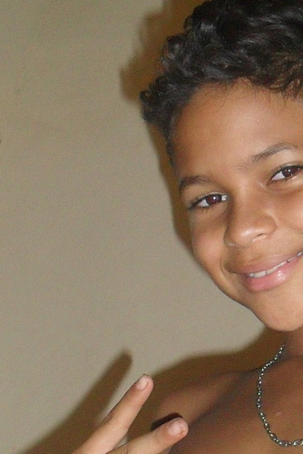 Não tenho muuito oq falar , mais eu sou dançarino de Frees tep só tenho 12 anos , sou um mlk muuito divertido etc... ♥ segue meu outro twitter ae @_KratosOFC