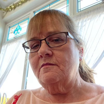 Kimberl52102457's profile picture. 