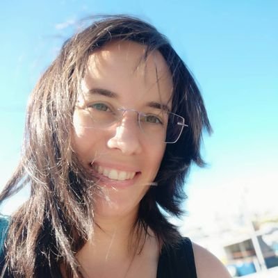 ester_escrits's profile picture. Viatjo, escric i visc de la mateixa manera, i la manera va canviant.  📚 💜 🪂
Filla de bruixes i contistes 🧹📖