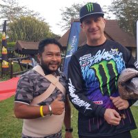 Wayne Fernandes (@itsawaynething) 's Twitter Profile