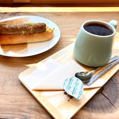 英語勉強中のサラリーマン兼フリーランス崩れ/最終的には海外に住みたいです!! /TOEIC 895 現在はIELTS に向けて勉強中/名古屋や大阪の勉強•作業用に使えるカフェレビューのブログ「カフェoffice」やってます!/#カフェ #英語 #筋トレ #カフェ好きな人と繋がりたい