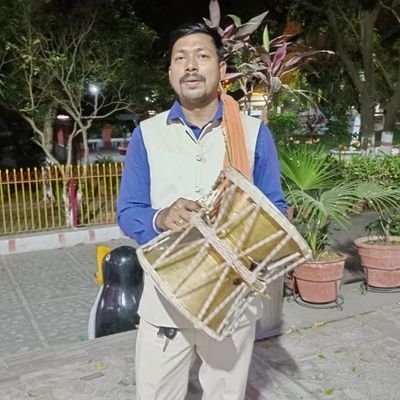 महादेव के भक्त है हम किसी की फ़िक्र नहीं करते |