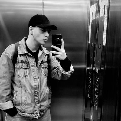 ilkcanyy's profile picture. sahici sarsıntılar yalancı dengelerden iyidir