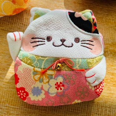 30saimaho's profile picture. ヾ(๑╹◡╹)ノ"Selling Japanese gifts.