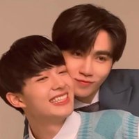 a (@adoreznn) Twitter profile photo