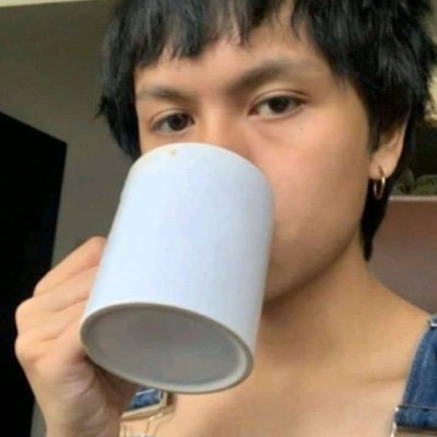 AnnKnowingly's profile picture. 