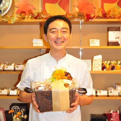 東京の下町・柴又で、1968年より営業している洋菓子店「コシジ洋菓子店」の公式アカウントです。美味しいスイーツ情報やお買い得情報を中心に、お届け致します。インターネット通販も行っていますので、ぜひご利用下さい。お子様には、ケーキ教室もご好評です！