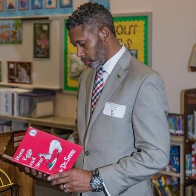 I.T. consultant. Real estate investor.  Bama State Grad ....Kappa Alpha Psi.... There is no such thing as normal life, just life.   #KeepGrinding