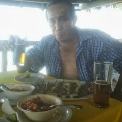 roberto28444007's profile picture. 