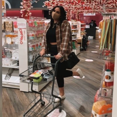 amelia_booty's profile picture. friendly neighbourhood psycho analyst