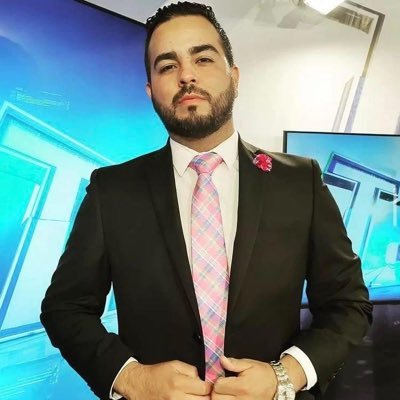 Solo Dios puede juzgarme, vive al máximo tus días. Comunicologo de profesión y cantante de hobby.
Instagram: JUANC_LOZANO