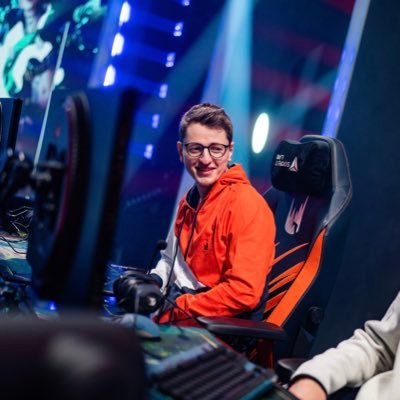 Ingénieur agroalimentaire ⚙️ / Toplaner for Kinder Ratio / Challenger Top S11 - Je fais une soloq par semaine mais je te gap quand même