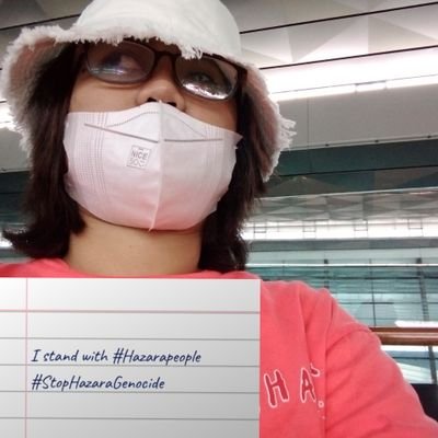 Alumni S1 Sosiologi ¦ Penyuka Puisi ¦ Pencinta Buku Nonfiksi ¦ Pengagum B.J Habibie ¦ #BloggerBelajar