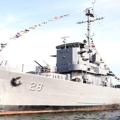 arki_munoz's profile picture. "Pagalawin mo ang baso"