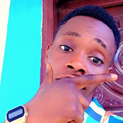 Aderibi32657999's profile picture. 