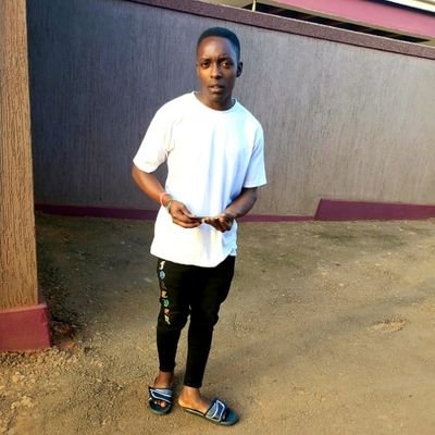 MujjuziJulius's profile picture. man utd//technocrat//🇺🇬 ug
la pearl