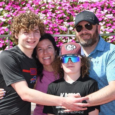 jreash's profile picture. Lover of nature, music, photography, positive vibes and kindness. Though, my greatest love is being a #hockeymom ❤️🏒🥅