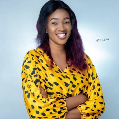 I'm a product designer creating user-centric products that meet user needs and business goals. I love creativity, fashion and food.