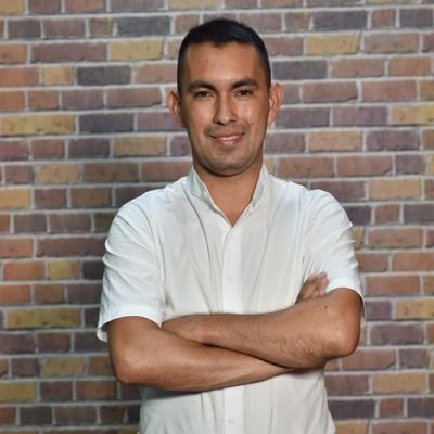 Estudiante de Lic Psicología Social, conductor de Programa de Noticias en Radio&Tv Suceso