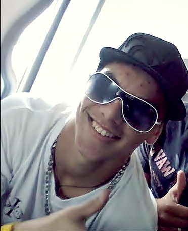 http://t.co/IUqncehJOM
                                        Falar d mim e fácil difícil e ser EU  ;p