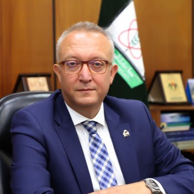 President @Yarmouk_Uni_edu /Ex-GM @JuH//Ex-Dean school of medicine @JordanUni_Int //Professor of Anaesthesia //A father and a Proud Jordanian 🇯🇴