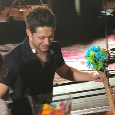 OT5 but i like Niall a lil more😼
if you're reading this, you are cute😋✋
follow:@/i.adore_onedirection on ig
ill make this feel like home♡