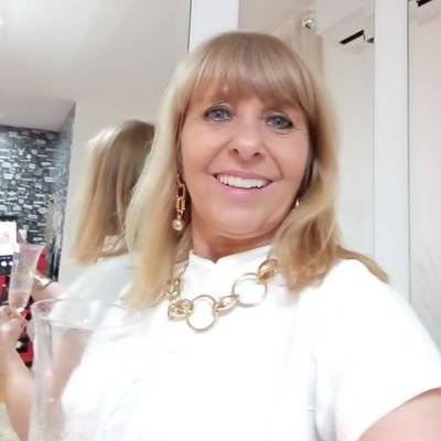 Leila121166Ab's profile picture. 