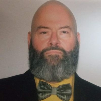 Transhumanist. 
Geek about town.
Former Republican. Now Independent. U.S. Army veteran.