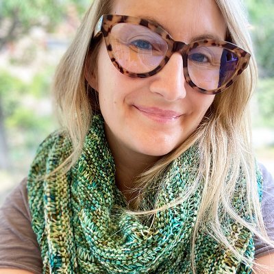 Free Knitting Patterns + Crochet Patterns
Outlander Patterns
Designer - Louise Bollanos
