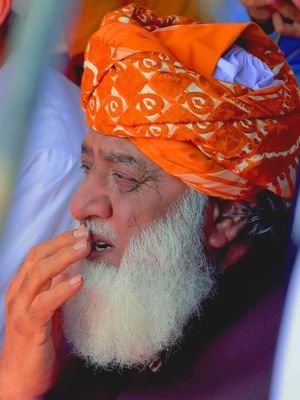 abuhuriara_khan's profile picture. Studies at jamia Darolum Karachi