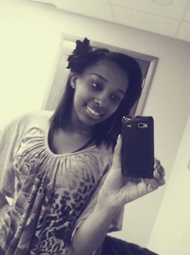Hey whats up , My name is Rachelle Jeter &' follow me and ill follow back. #TeamDiggy #TeamChris brown #Team Trey songz # Team lil wayne#Team followback