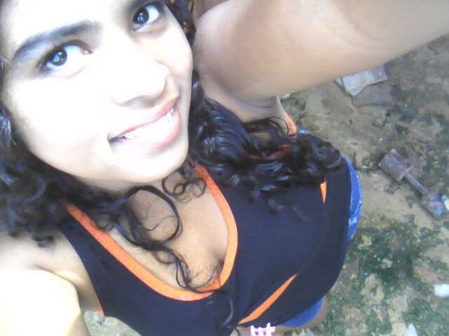 quero viver num mundo em que todos se amem,,,mas não existe então por isso que te amo e não sou correspondida??