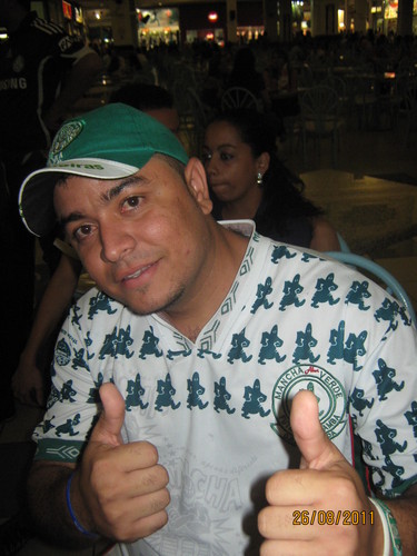 Não viva para que a sua presença seja notada, mas para que a sua falta seja sentida... (Bob Marley)