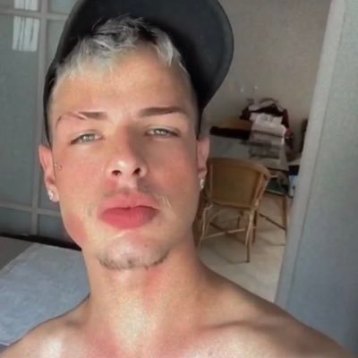 o mundão nunca para de girar, eu sei que minha hora vai chegar 🌍❤️