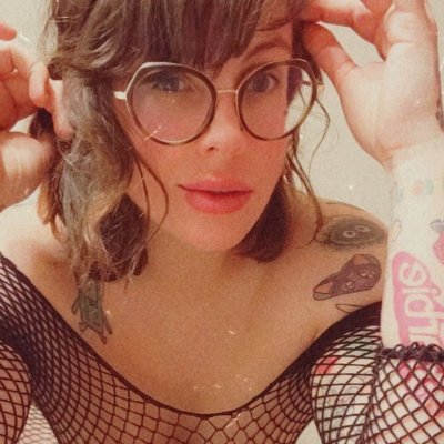 •Humor so Dry you cant even hump it• 🖤 Passionate Lover 🌈 •Soft Domme • Fetish Freak ⛓️ @MelCompanion #gatewayhooker NO DM'S 🙏