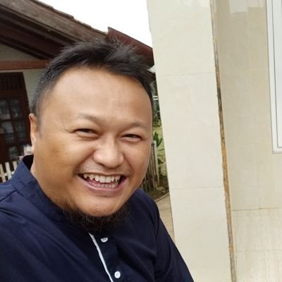 Maksum Kurniawan