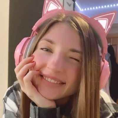 Cascos_Del_HD's profile picture. informático, hater, ex revividor mayixxuz ahora mi religión es el crisgriyichi a defenderlo a muerte, este es el nuevo yo
贾贾贾