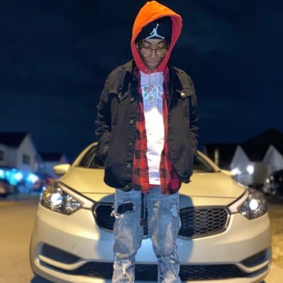 Pisces♓️. 22😈. Bad Decisions✊ Love is Love❤️🏳️🌈 snap: @alexisl1920