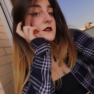 Julscamba's profile picture. Diseño de videojuegos - Tecnocampus(UPF).        

~Time is like a leaf in the wind~ '99

 🔗https://t.co/XcU280boNZ