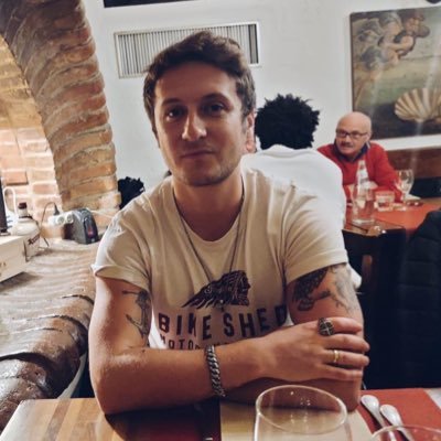 British journo and copywriter in 🇩🇰 | ex-@CNBC Corro in London | Skeggy boy | Live music, fiction, dive bar enthusiast | Grimsby Town and Philly sports fan