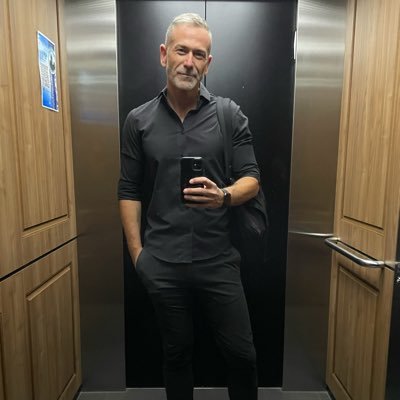 Silver Fox Bottom - 18+ and mature content.