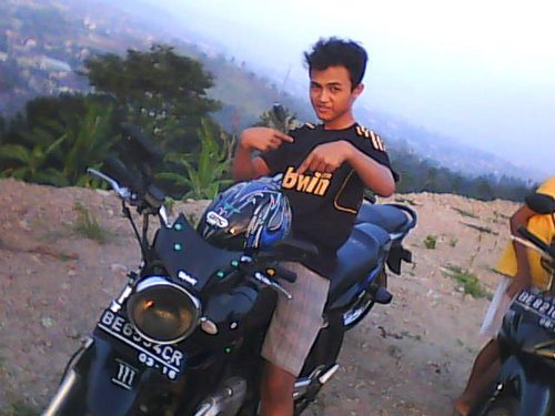 MaulanaHamdan's profile picture. yang penting azik